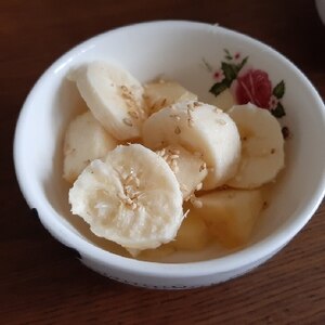 リンゴとバナナの簡単フルーツサラダ